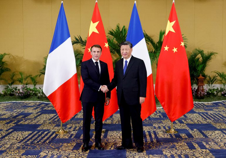 Macron pide a Xi que China y Francia unan fuerzas contra la guerra en Ucrania
