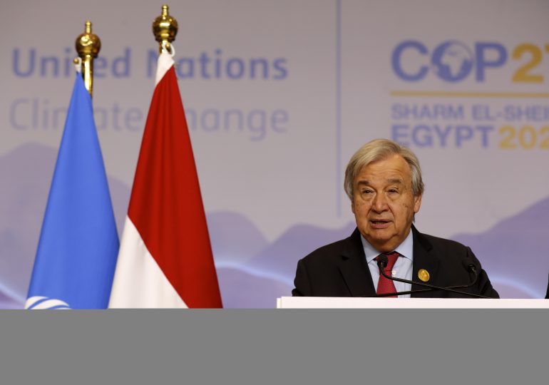 La cumbre del clima de la ONU prolonga al sábado sus negociaciones