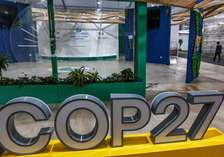 China dice que hay un "largo camino por recorrer" tras acuerdo climático en COP27