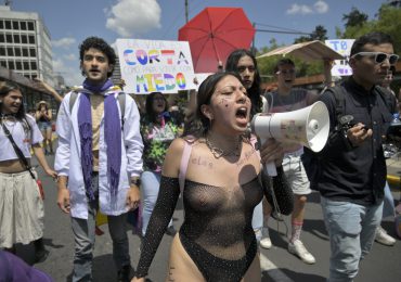 En Ecuador marchan para conmemorar despenalización de la homosexualidad