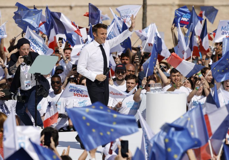 Macron niega ser el "centro" de una investigación judicial en Francia