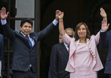 Presidente de Perú nombra Primera Ministra en medio de crisis con Congreso