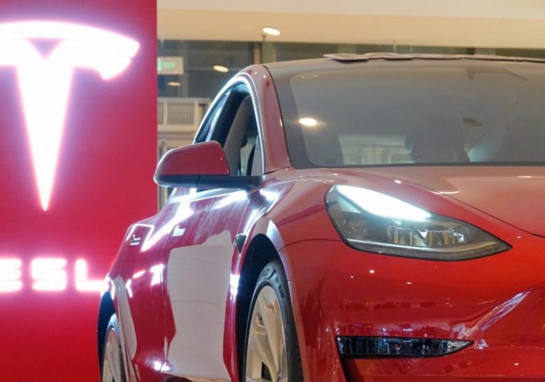 EEUU: 40.000 vehículos Tesla a revisión por posible problema de dirección