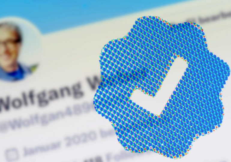 Twitter suspende servicio de suscripción al detectar como falsas una serie de cuentas 'verificadas'