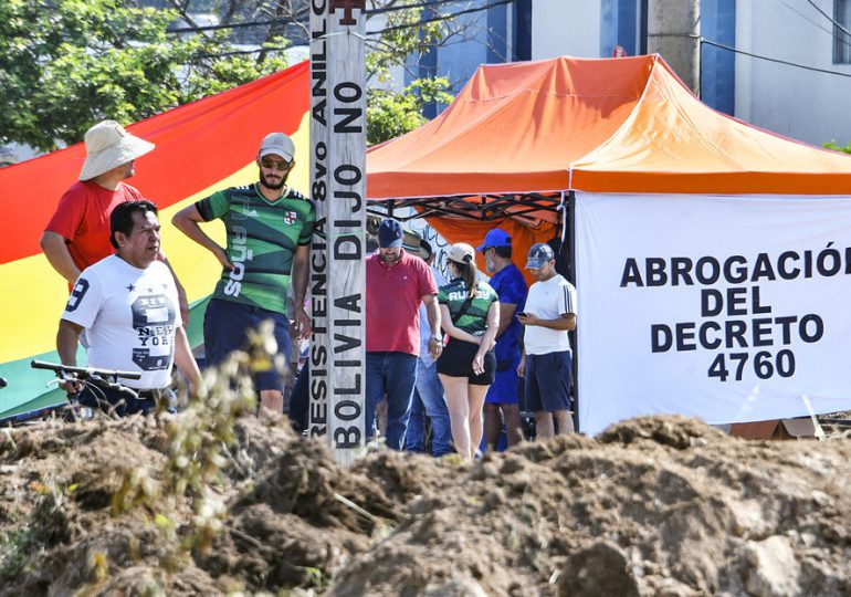 La inusual protesta de las funerarias en Bolivia contra los bloqueos en Santa Cruz
