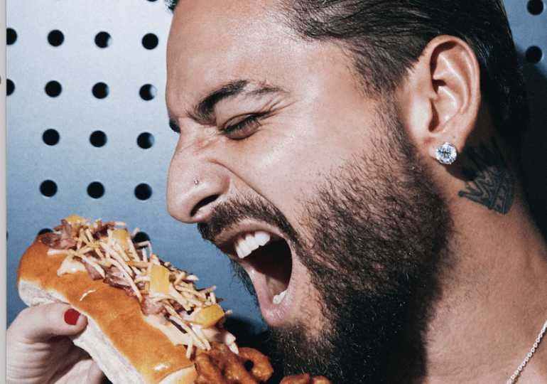 “Maluma” lanza “Dembow”, su nueva marca digital de hamburguesas y hot dogs
