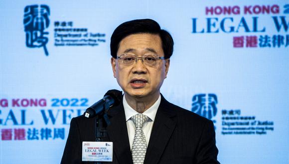 Líder de Hong Kong da positivo de covid al volver de la APEC