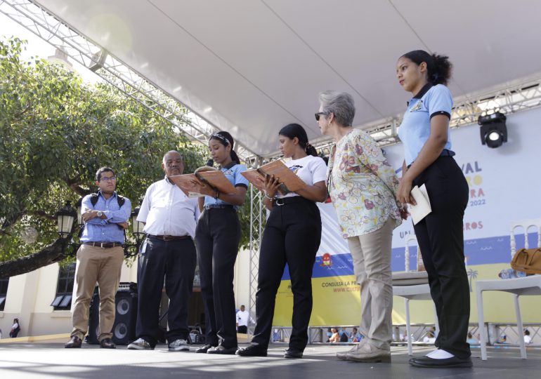 Masiva asistencia de jóvenes al Festival del Libro y la Cultura - Puerto Plata 2022