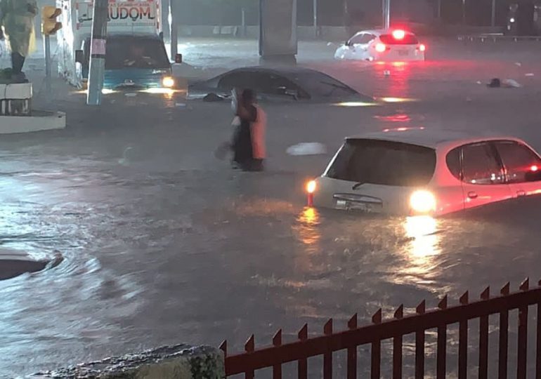Osiris de León dice inundaciones en Santo Domingo han sido de las mayores precipitaciones pluviales