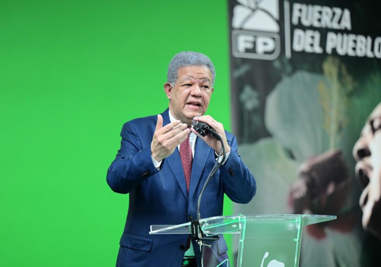 Leonel Fernández viaja a Colombia a participar en Décimo Encuentro del Grupo Puebla