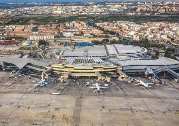 Reabre aeropuerto español de Valencia tras impacto de rayo