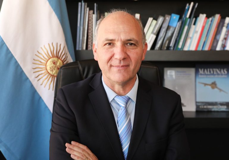 Argentina exhorta al Reino Unido a reanudar negociaciones por Islas Malvinas