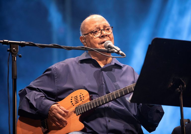 Celebridades y políticos reaccionan a la muerte del cantautor cubano Pablo Milanés