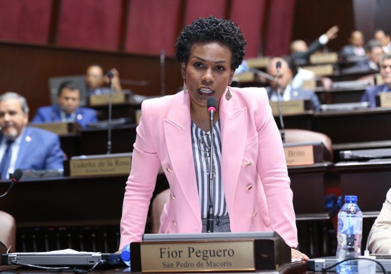 Diputada Fiordaliza Peguero renuncia del PRD