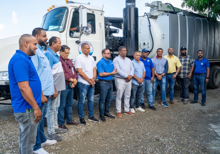 CORAAPPLATA incorpora camión hidrolimpiador tras agotar proceso legal con empresa suplidora