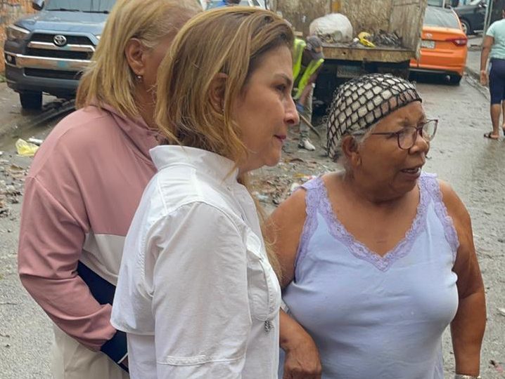 Alcaldesa Carolina Mejía recorre distintos sectores del DN
