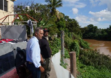 Ministro Joel Santos realiza levantamiento de daños ocasionados por fuertes lluvias en SDO