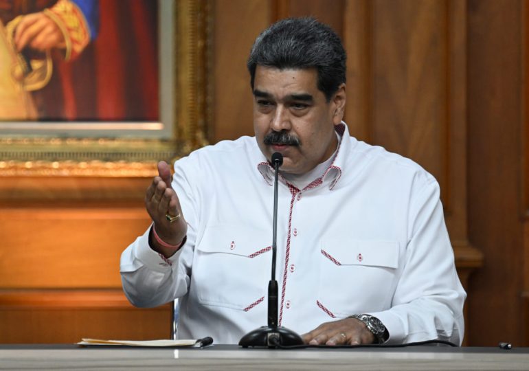 Maduro y oposición acuerdan liberar fondos de Venezuela bloqueados, dice el gobierno