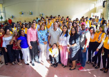 Alcalde José Andújar exhorta a jóvenes prepararse mediante el estudio