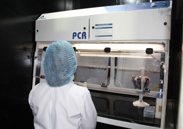 Embajada de EEUU dona máquinas PCR a Salud Pública para detectar enfermedades infecciosas