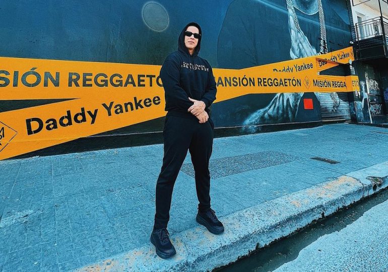 Daddy Yankee disfruta de RD a bordo de su yate "LEGENDADDY"