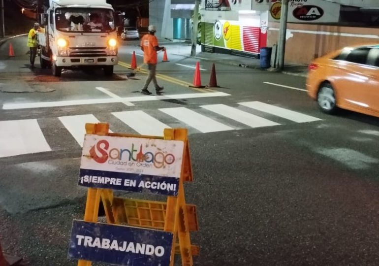 Alcaldía Santiago ejecuta señalización avenida Gregorio Luperón