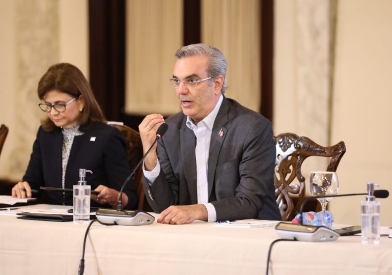 Abinader encabeza reunión con ministros y directores sobre X Censo Nacional 2022