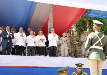Abinader visita San Cristóbal y participa en diferentes actividades por el 178 aniversario de proclamación de la Constitución