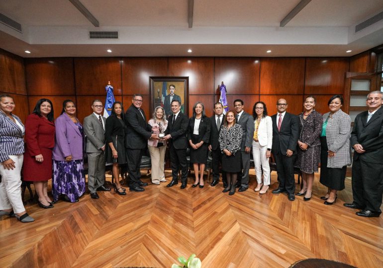 Delegación de jueces de EEUU visita Poder Judicial para intercambio de experiencias