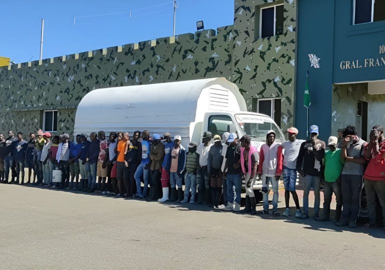 Ejército dominicano ha detenido a más 13 mil haitianos indocumentados en el norte del país