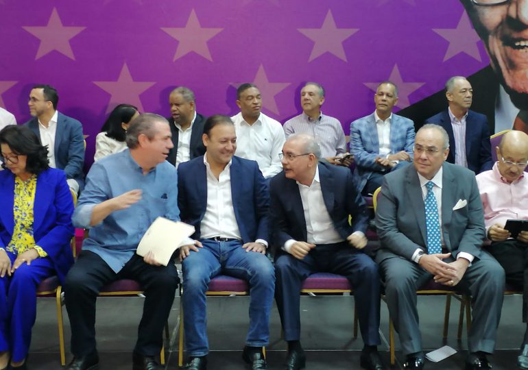 Empieza asamblea de dirigentes del PLD con Danilo y Abel Martínez en el centro