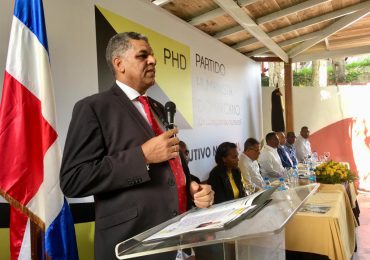 Presidente PHD dice construyen poderosa estructura política en provincias de RD