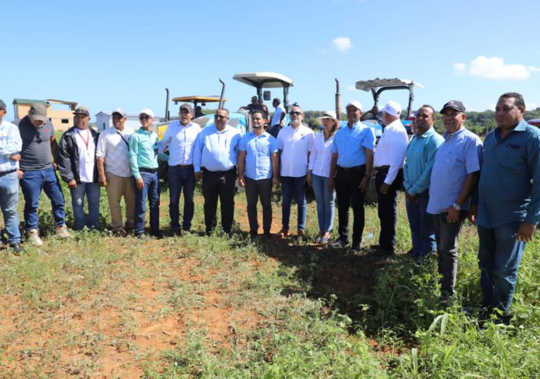 Ministerio de Agricultura lanza en Puerto Plata siembra de maíz temporada 2022