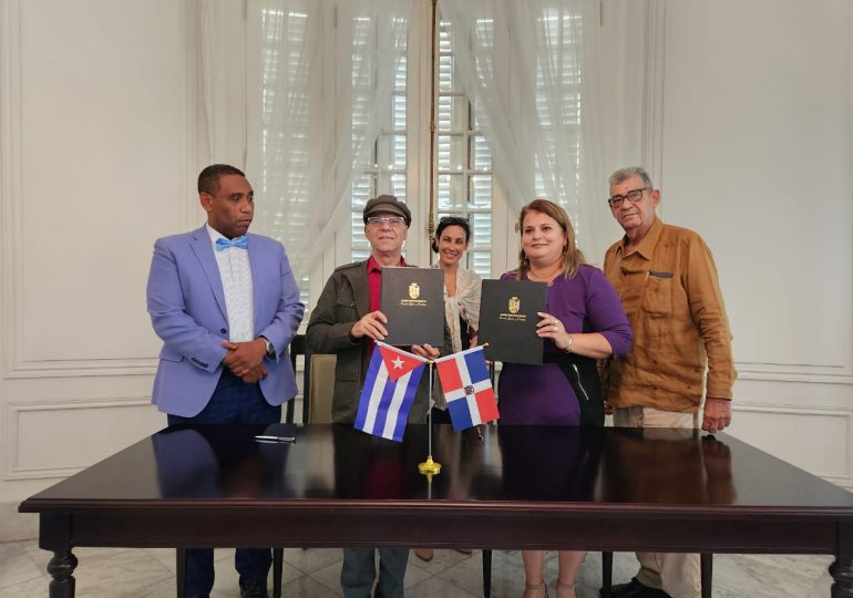 Ayuntamiento SDE y Gobierno de La Habana firman acuerdo para educación musical de niños dominicanos