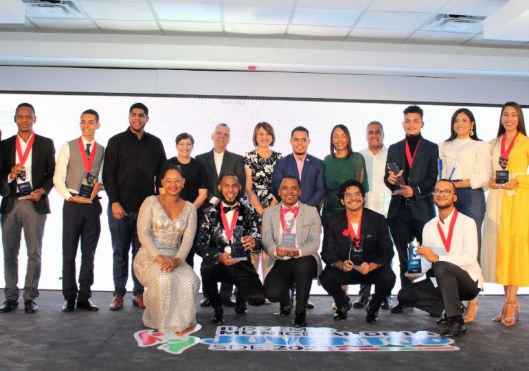 Ayuntamiento SDE reconoce talento joven en Segundo Premio Municipal de la Juventud
