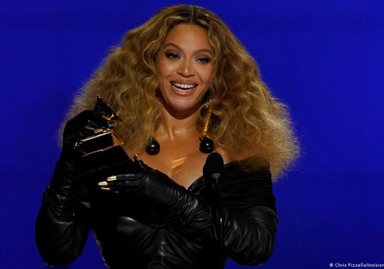 Beyoncé favorita a premios Grammy con nueve nominaciones