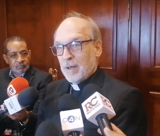 Monseñor Masalles: "A mí me parece una "payasada" afirmaciones de Pacheco sobre problemas para aprobar Código Penal"
