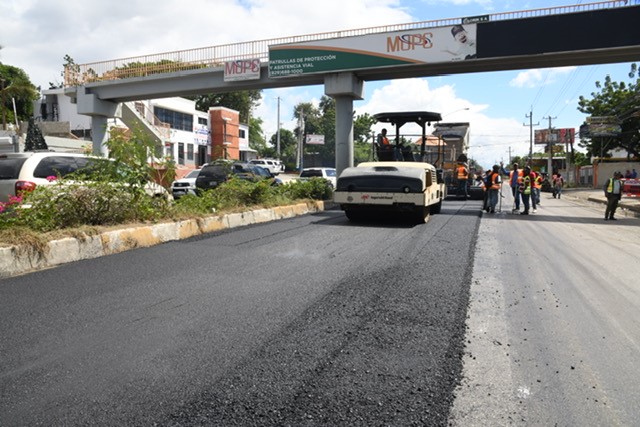 Obras Públicas realiza intervención de la autopista Duarte desde el Km 9 hasta hasta Montecristi