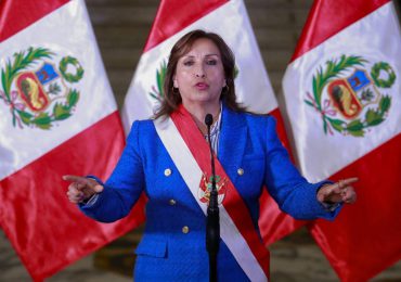 Perú llama en consulta a sus embajadores en países que respaldan a destituido Castillo