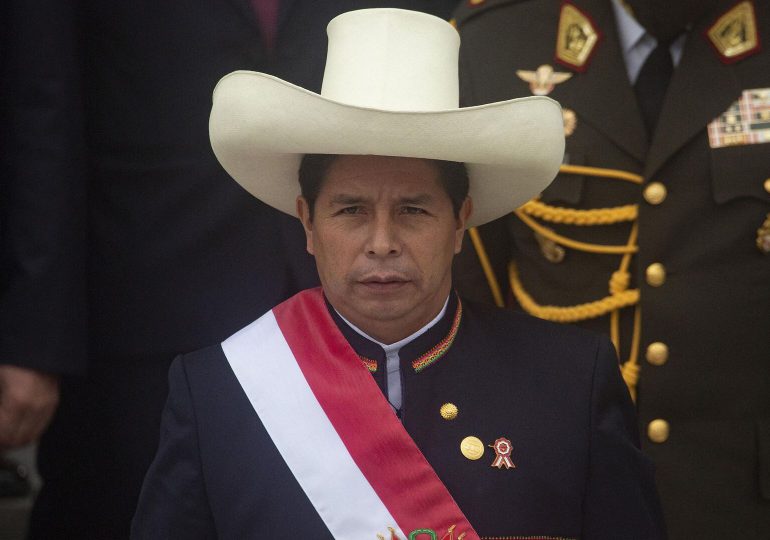 Expresidente Castillo de Perú permanecerá detenido por 18 meses