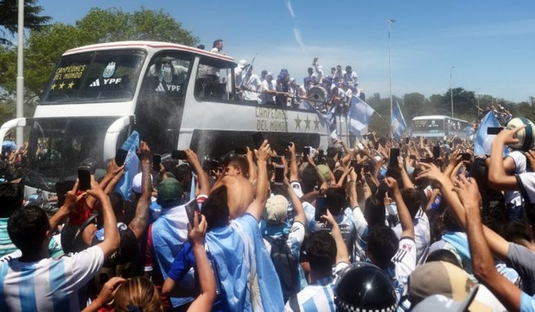 Millones de personas se reúnen en Argentina para celebrar triunfo en el Mundial
