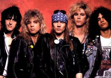 La banda de 'rock' Guns N' Roses demanda armería 'online' por usar el mismo nombre