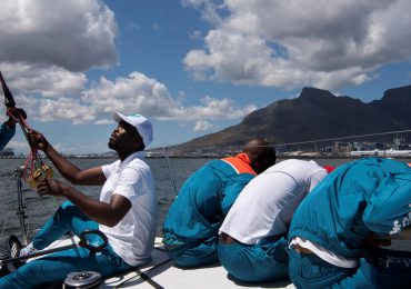 Capitán sudafricano busca victoria para la diversidad en carrera hacia Brasil
