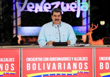 Maduro anuncia reapertura total de frontera con Colombia
