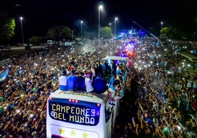 Argentina lista para desatar la fiesta con Messi y los campeones en casa