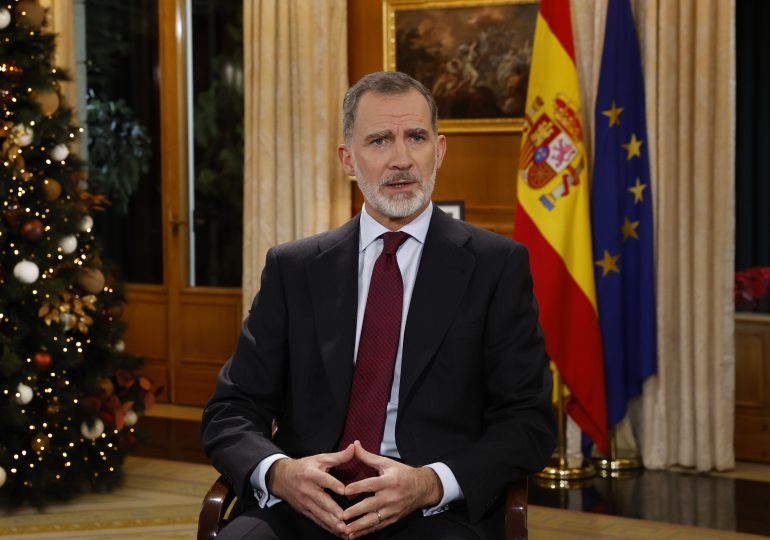 Rey de España llama a la "unión" y la "responsabilidad" ante crisis institucional