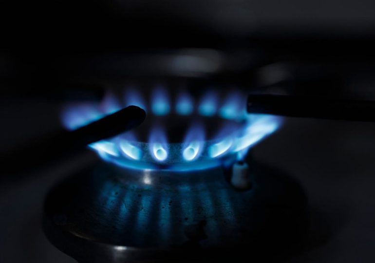 Bloomberg: 12 países de la UE exigen bajar el tope al precio del gas