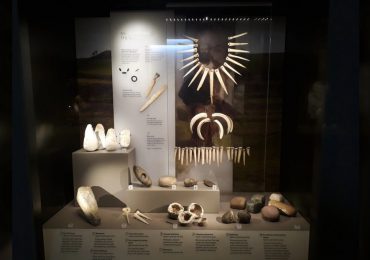 Entierro de presunto chamán hace 4.000 años cerca de Stonehenge contiene un 'secreto de oro'
