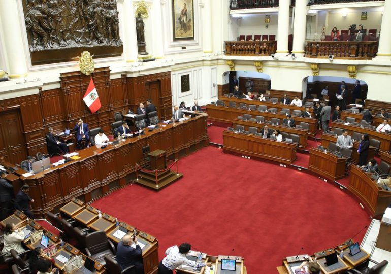 Congreso de Perú avala adelantar elecciones generales a abril de 2024