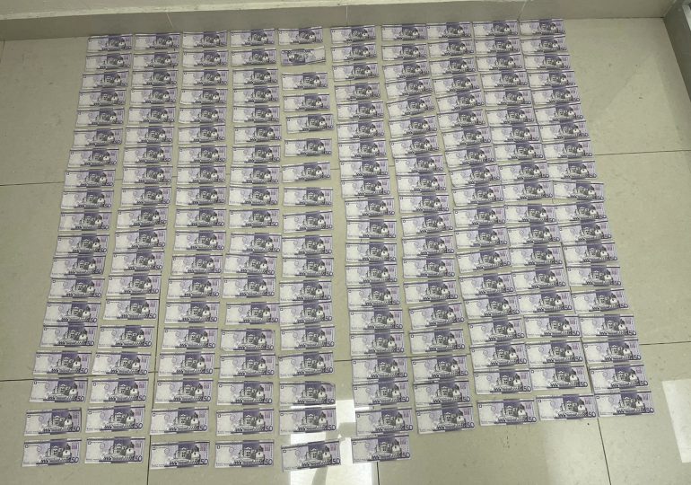 Policía Nacional apresa dos hombres por falsificación monetaria; les ocupan 807 billetes presumiblemente falsos
